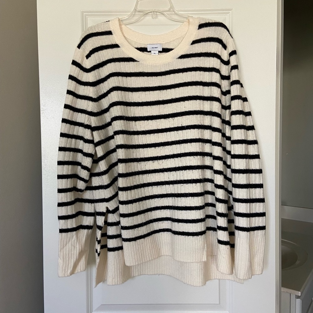 Old navy sweater